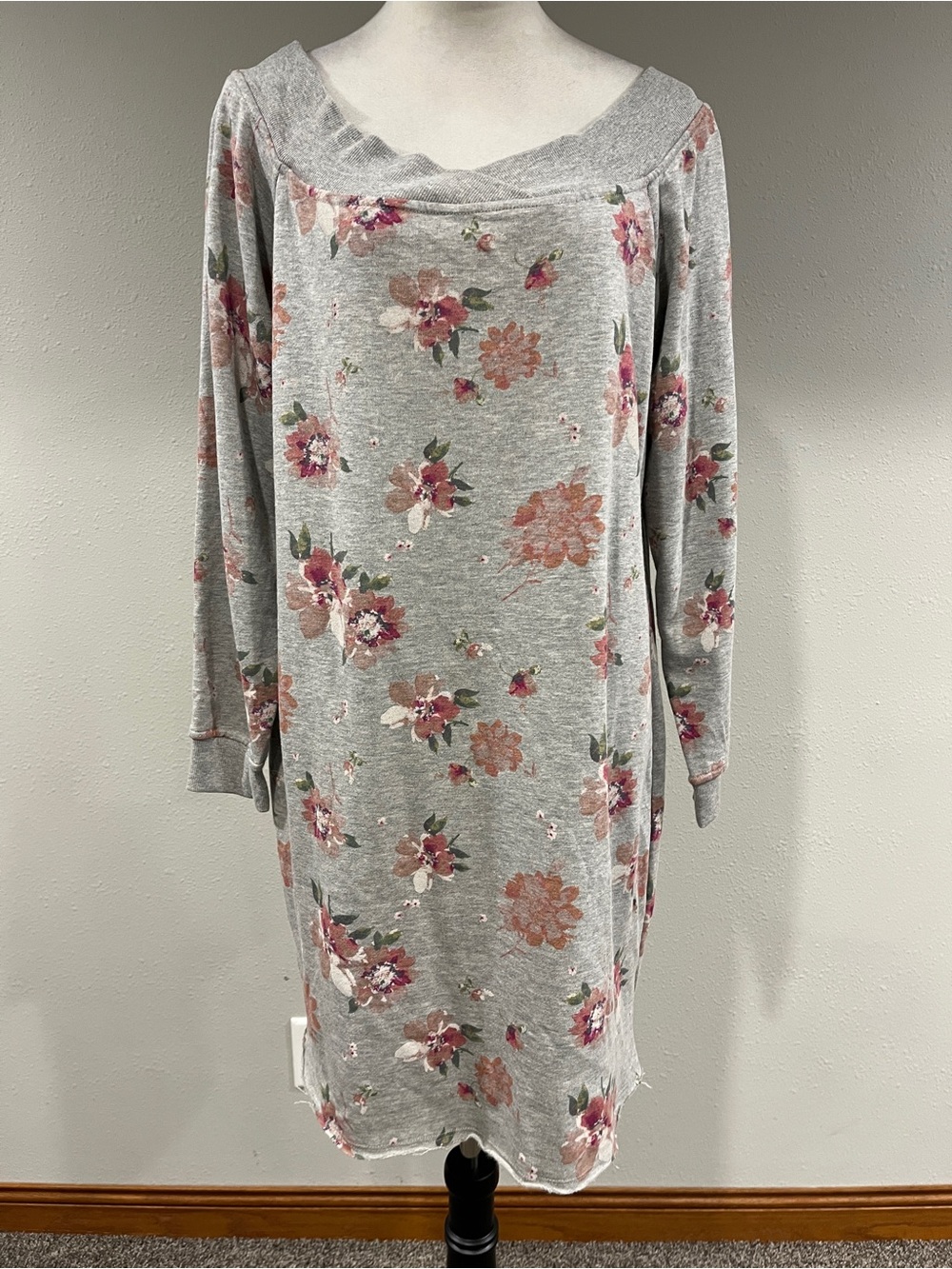 Maurices long sleeves Floral Off-Shoulder Gray Knit Dress size large NWT